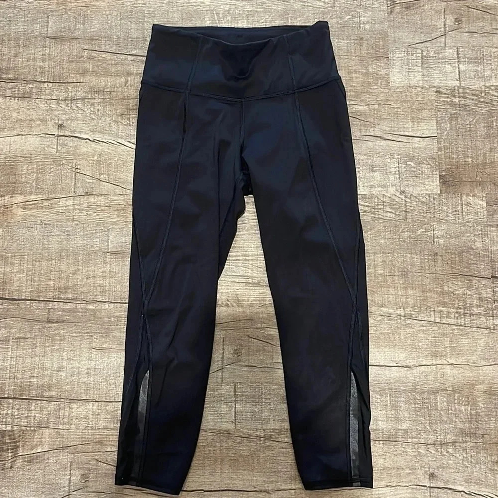 Athleta - Lightning Capri Lsggings - Black - Size XS